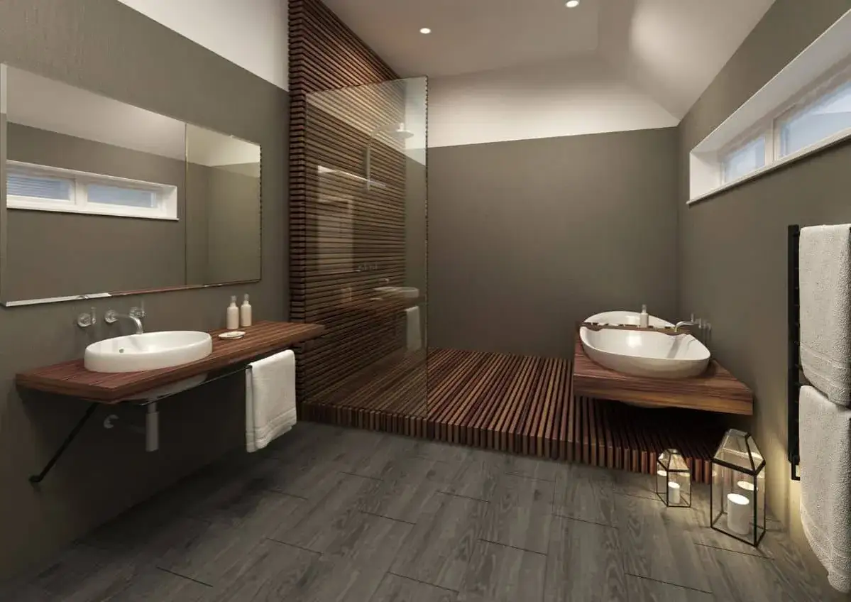 Salle de bain moderne avec une douche sans porte, un lavabo suspendu et une baignoire sur pied. Le bois est omniprésent, créant une ambiance chaleureuse.