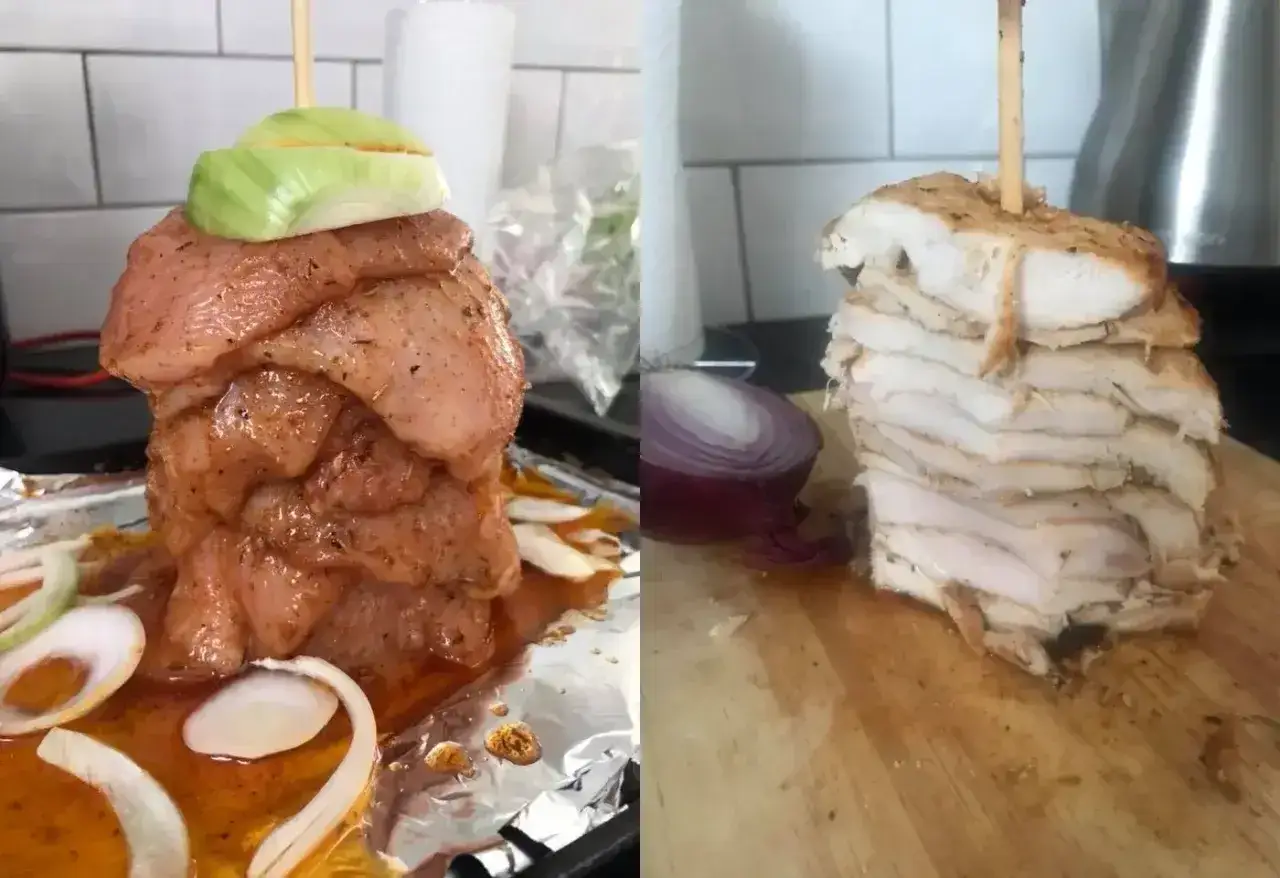 Dwa etapy przygotowania: surowy kurczak na szpikulcu z cebulą i gotowy, pokrojony kebab. Idealne, by dowiedzieć się, jak odgrzać kebaba.