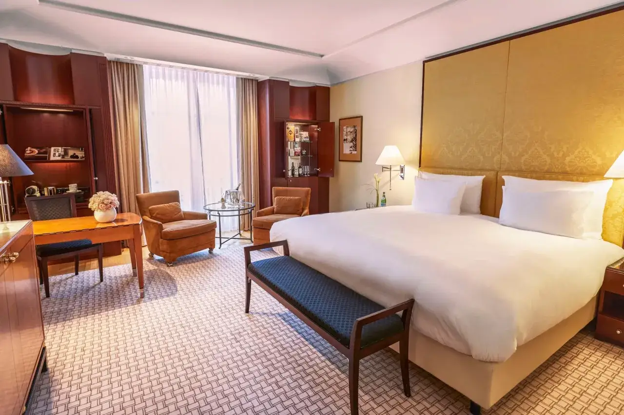 Hotel Adlon Zimmerpreise Tabelle