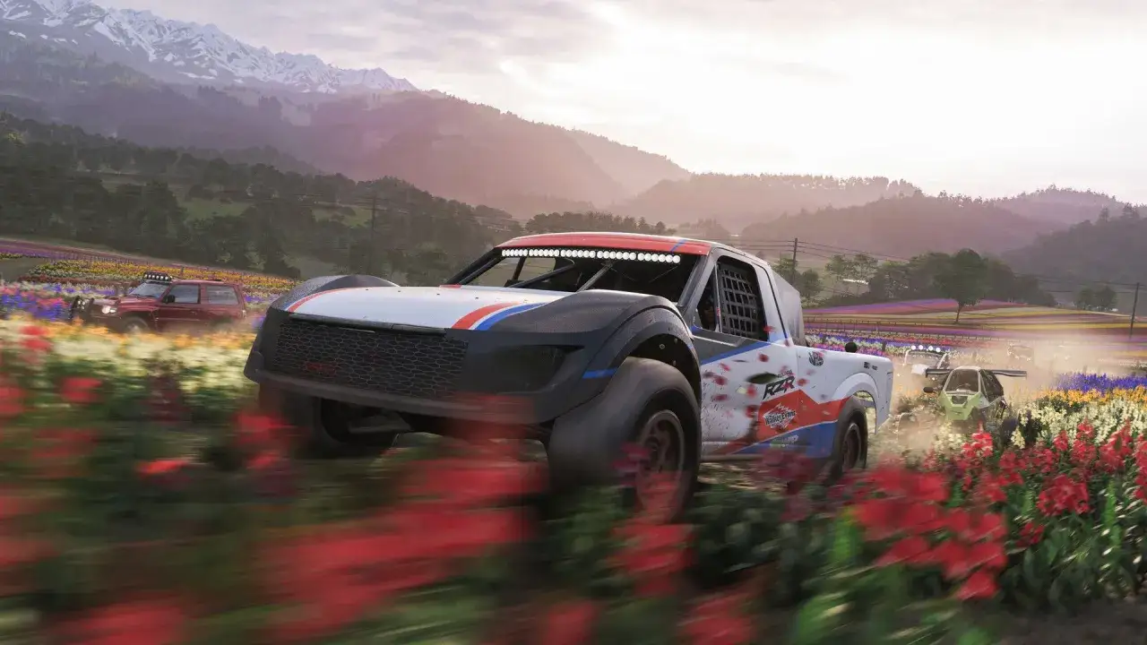 Carreras todoterreno entre campos de flores, anticipando cuando sale Forza Horizon 6.