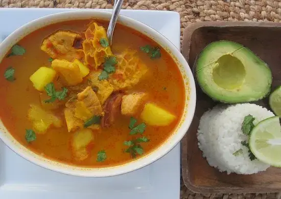 Sopa de mondongo colombiano plato final
