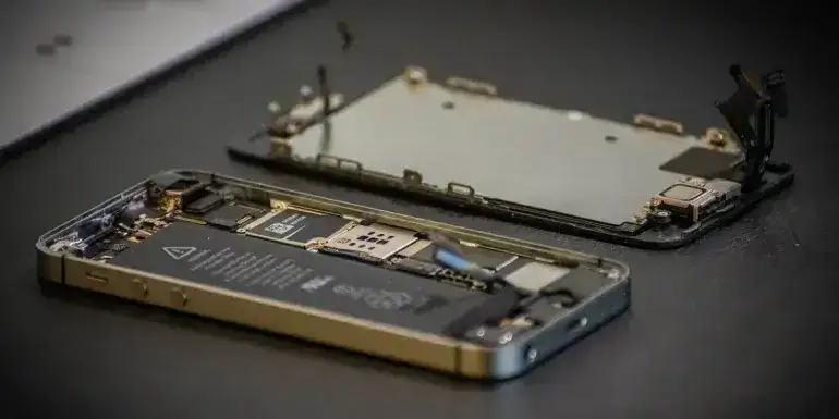 Oryginalna bateria iPhone vs zamiennik, bateria iPhone 