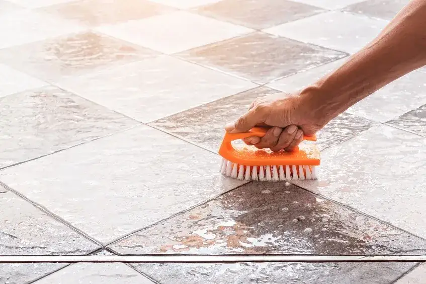 Płytki ceramiczne po remoncie czyszczenie