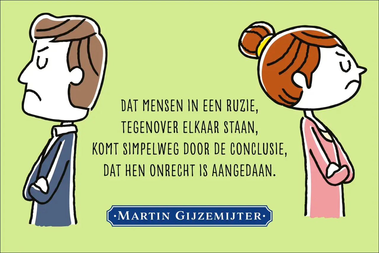 Twee gefrustreerde personen staan met gekruiste armen tegenover elkaar. Ze voelen zich tekort gedaan, omdat ze denken dat hen onrecht is aangedaan.