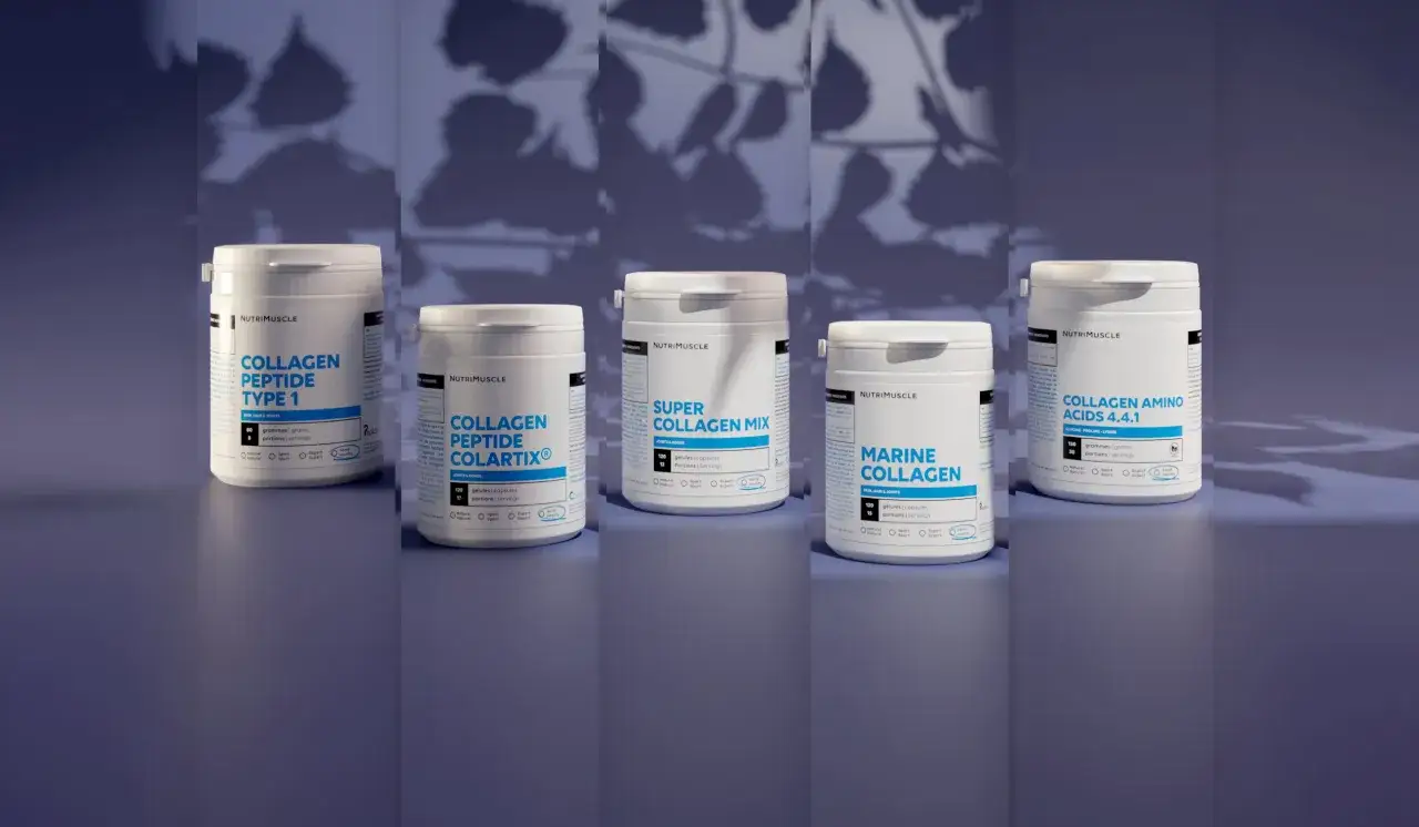 Cinq pots de compléments de collagène Nutrimuscle. Le collagène sert à la peau, aux cheveux et aux articulations.