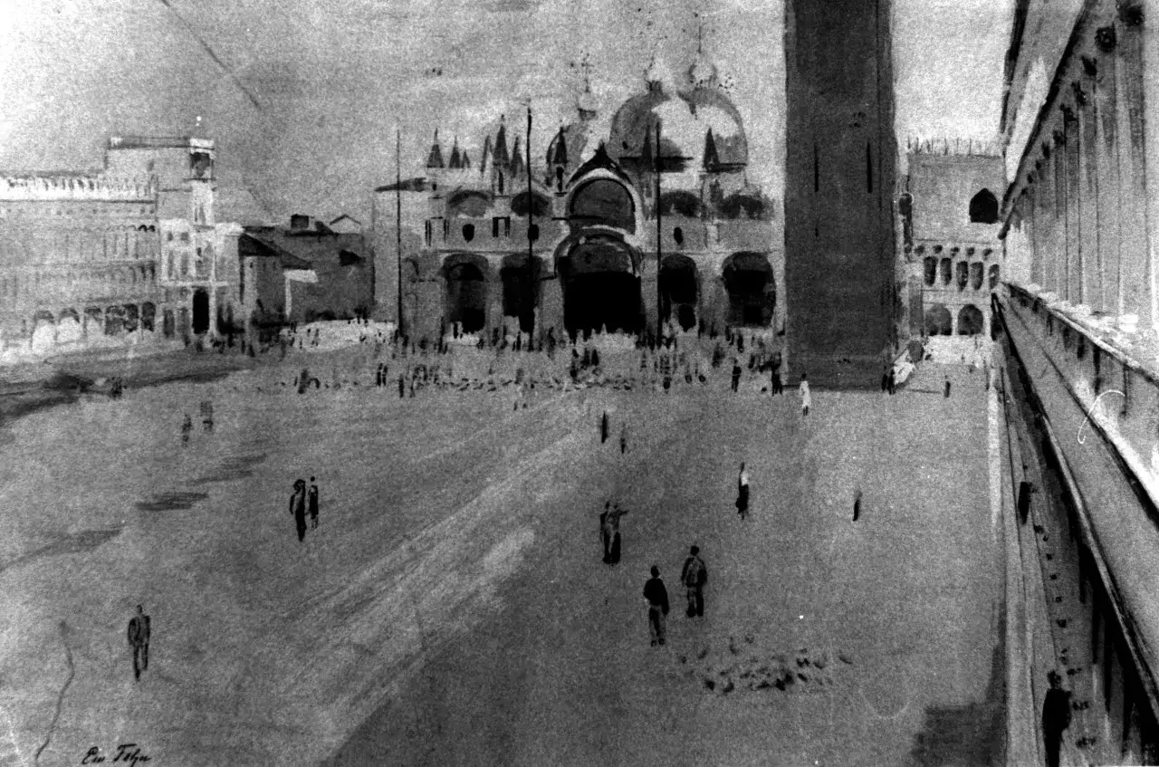 Piazza San Marco con la Basilica e il Campanile. Figure umane passeggiano nella vasta piazza, un'atmosfera suggestiva e quasi onirica.