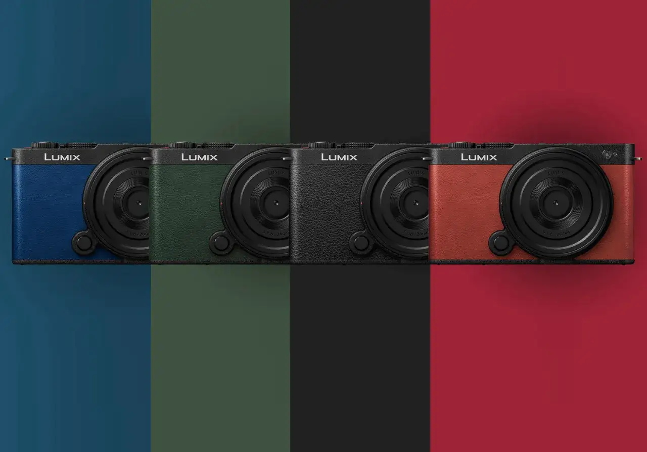 Cuatro c&aacute;maras Lumix S9 en azul, verde, negro y rojo, cada una con su lente.