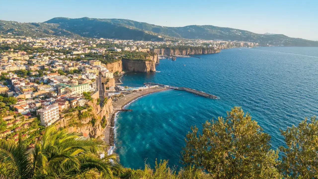 Sorrento K&uuml;ste Golf von Neapel Vesuv