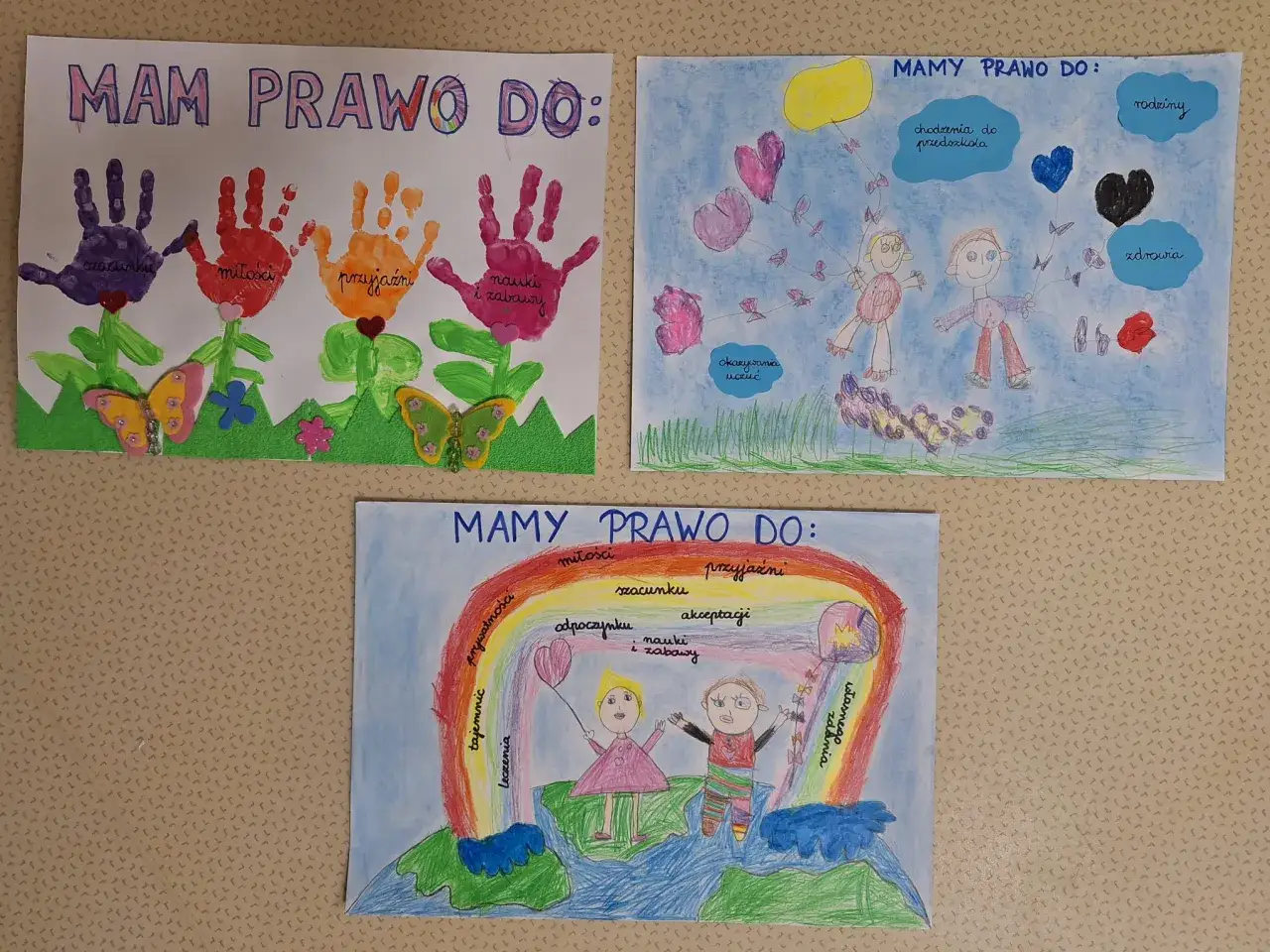 wystawa prac dzieci w przedszkolu tablica projektu edukacyjnego