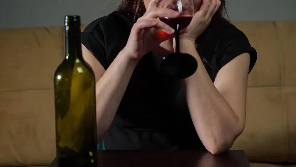 Czynniki wpływające na metabolizm alkoholu, płeć a alkohol, wpływ posiłku na wchłanianie alkoholu