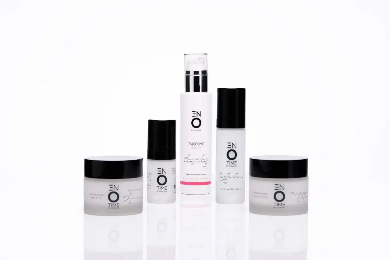 Un photographe publicitaire a capturé une gamme de produits cosmétiques
