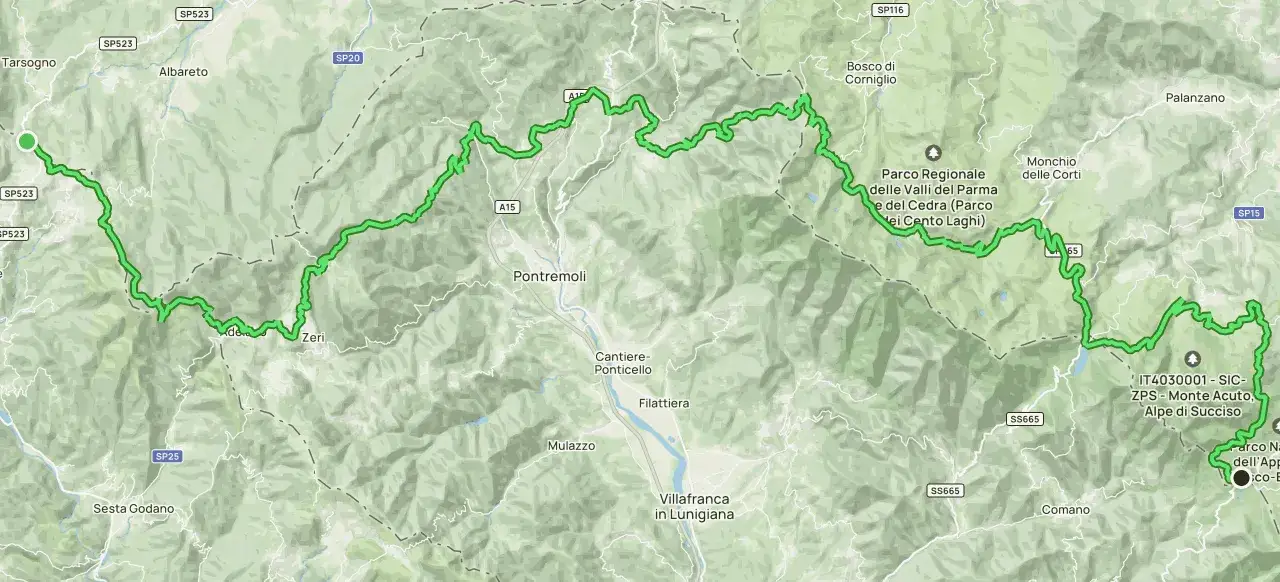 Mappa del percorso che attraversa il Parco Regionale delle Valli del Parma e del Cedra, passando per Zeri e Pontremoli. Un viaggio che sembra voler raggiungere le cento croci.