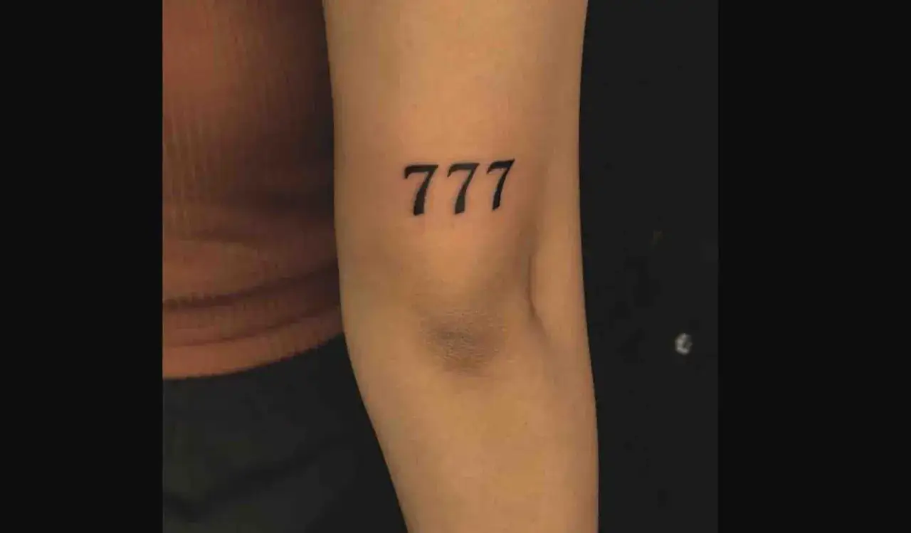 tatuaż 777 religijny symbolika chrześcijaństwo