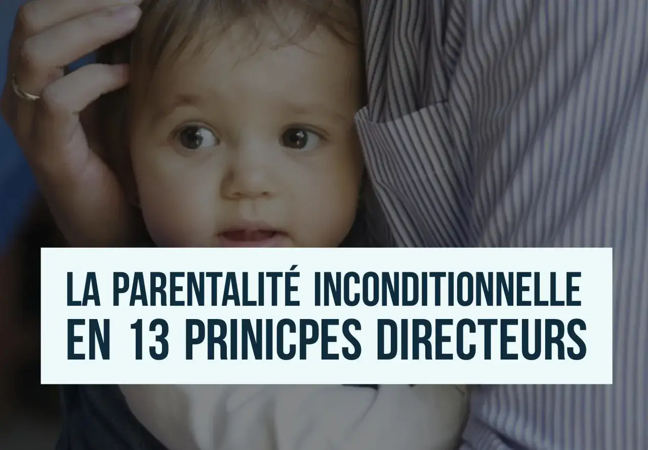 Un b&eacute;b&eacute; est tenu par un adulte, le texte indique 