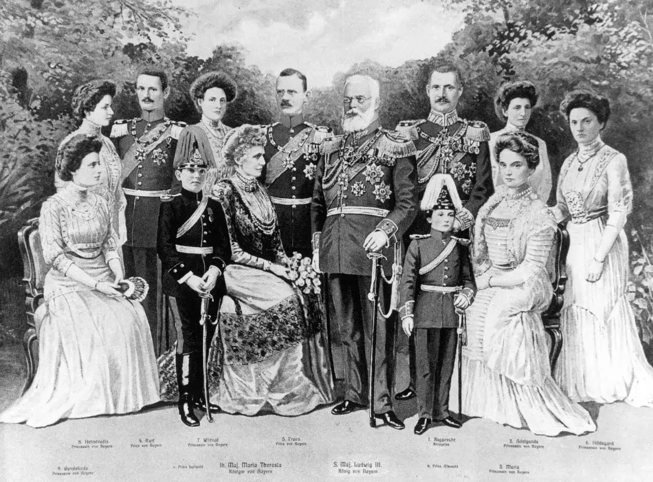 Der Stammbaum der bayerischen Königsfamilie zeigt König Ludwig III. mit seiner Gemahlin Maria Therese und ihren Kindern, darunter Kronprinz Rupprecht.