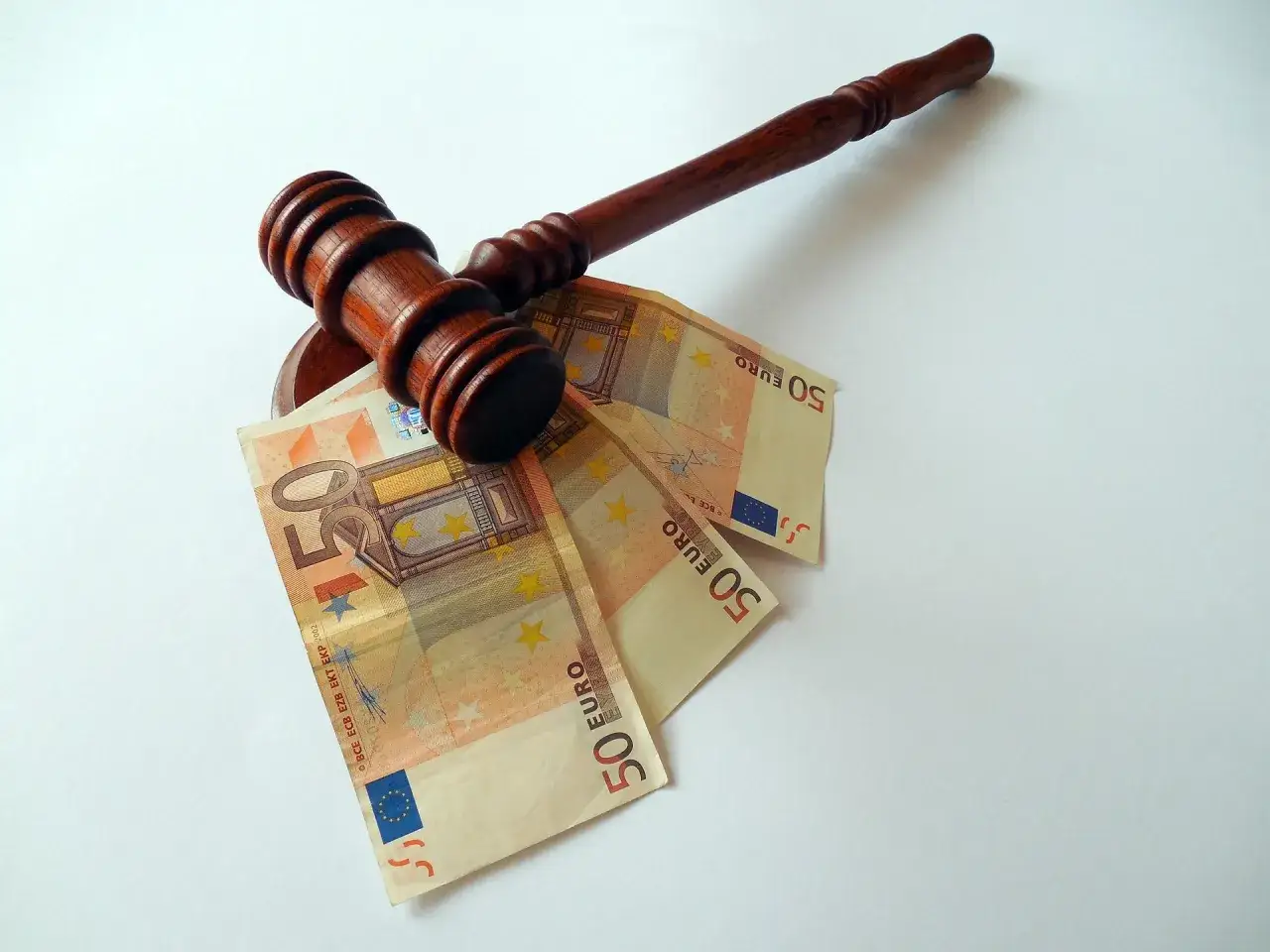 koszty sądowe vs koszty zastępstwa procesowego