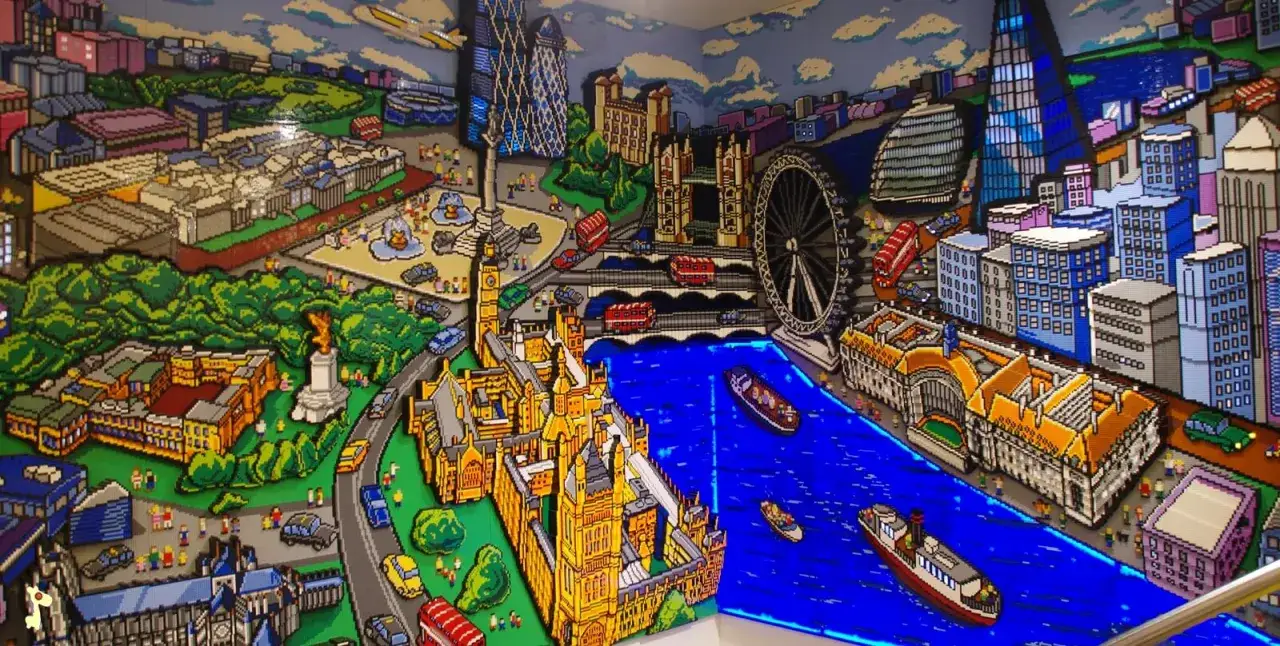 Londyn z klocków Lego: Parlament, London Eye, mosty i rzeka Tamiza. Idealne miejsce na zwiedzanie, gdy szukasz darmowe muzea londyn.