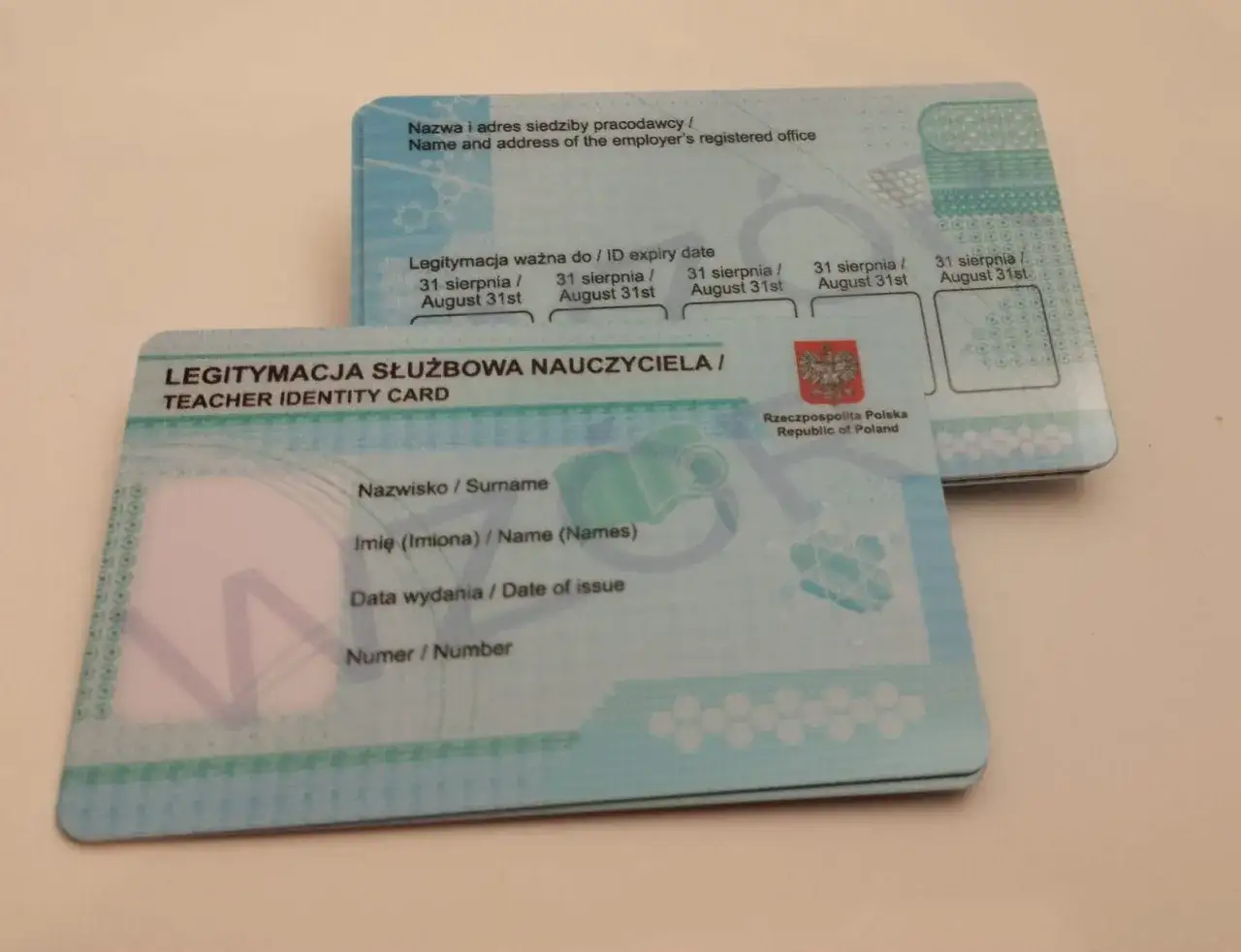 Legitymacja nauczyciela zniżki. Dokument potwierdza uprawnienia do ulg.