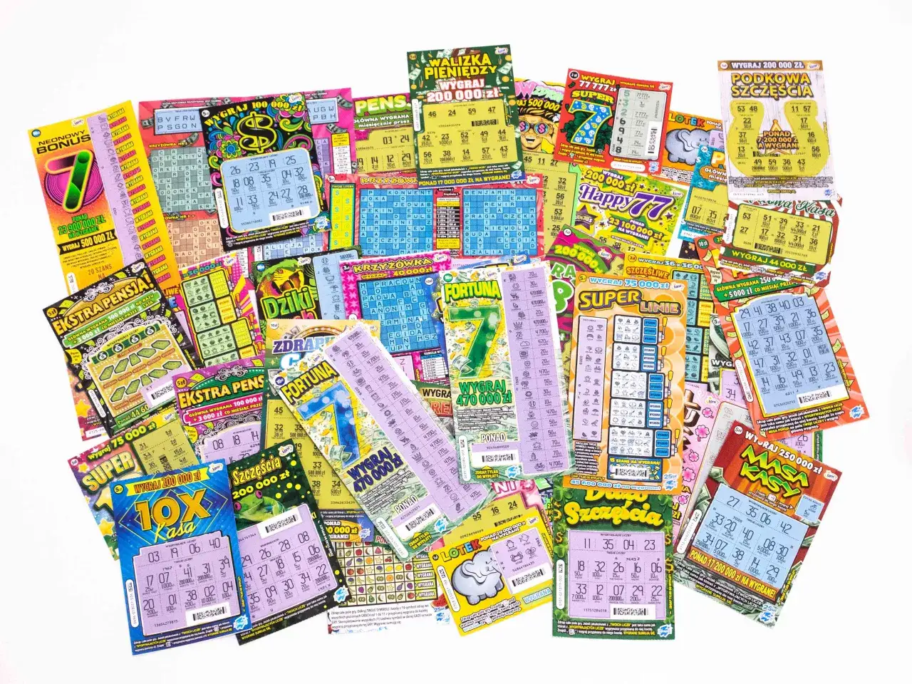 Kupony lotto, zdrapki i gry losowe. Ile kosztuje ekstra pensja? Tego dowiesz się, zdrapując te losy.