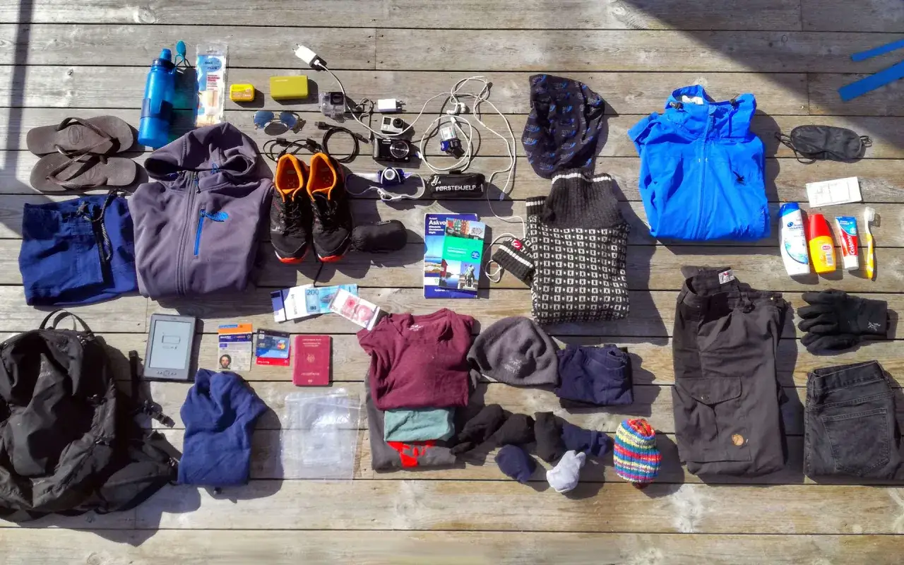 Packliste Norwegen Wohnmobil: Kleidung, Schuhe, Technik, Reiseunterlagen & Hygieneartikel f&uuml;r das Abenteuer.