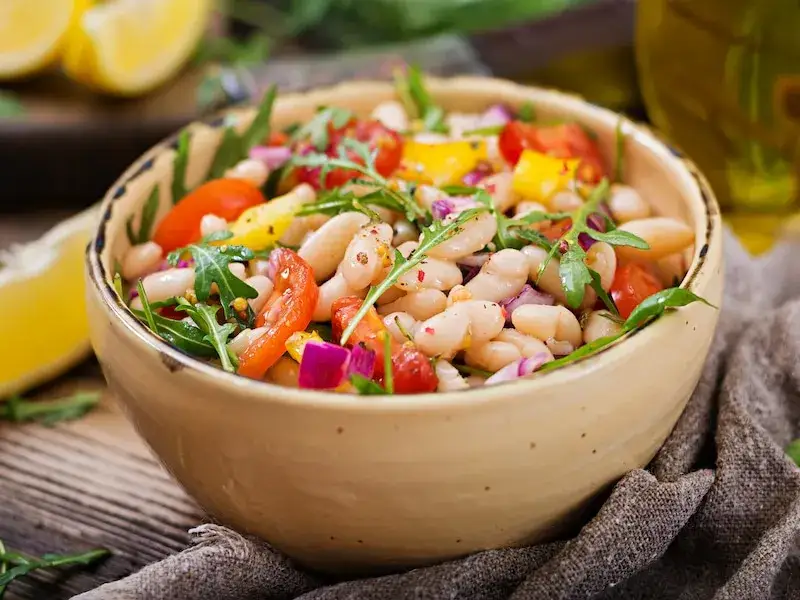 Zdjęcie Ensalada de alubias blancas: tu receta f&aacute;cil, fresca y nutritiva