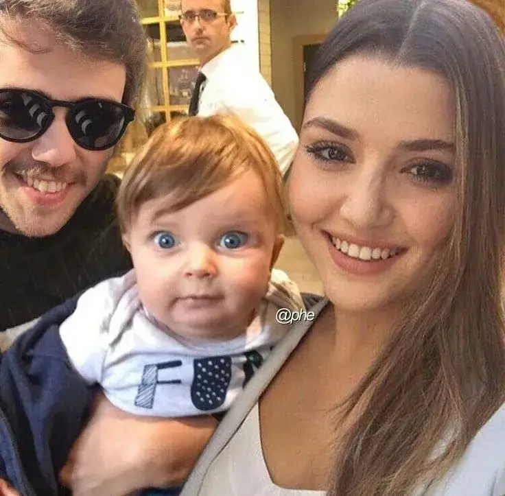 Zdjęcie Hande Erçel czy ma dzieci? Prawda o jej życiu osobistym bez tajemnic
