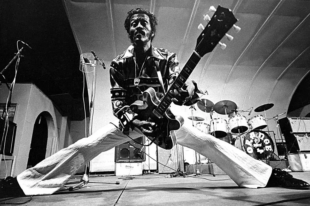 Chuck Berry spielt 