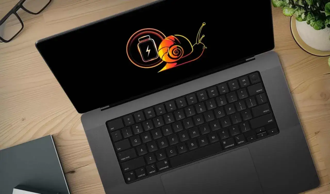 Ślimak na ekranie MacBooka symbolizuje powolne działanie. Dowiedz się, jak przyspieszyć MacBooka i pozbyć się problem&oacute;w z wydajnością.