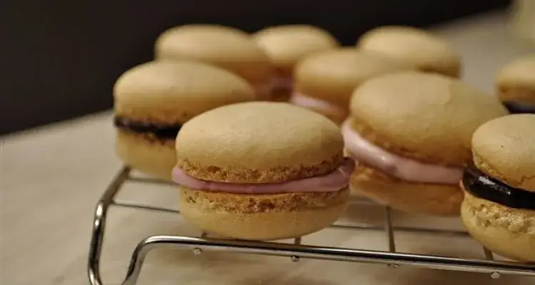 niskokaloryczne ciastka bezy makaroniki biszkopty wafle ryżowe