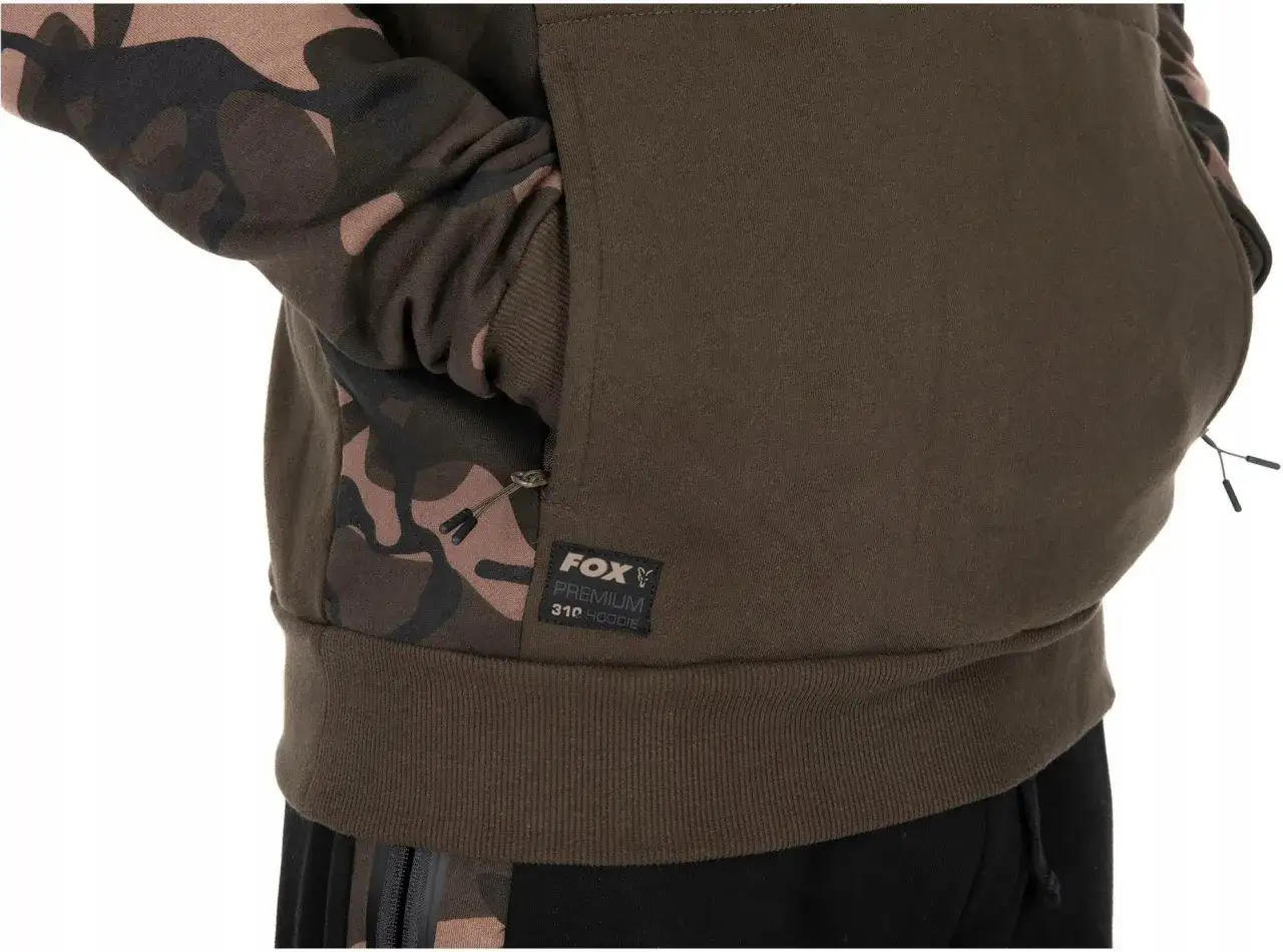 Brązowa bluza Fox Premium 310 Hoodie z kamuflażem na rękawach i kieszeniach.