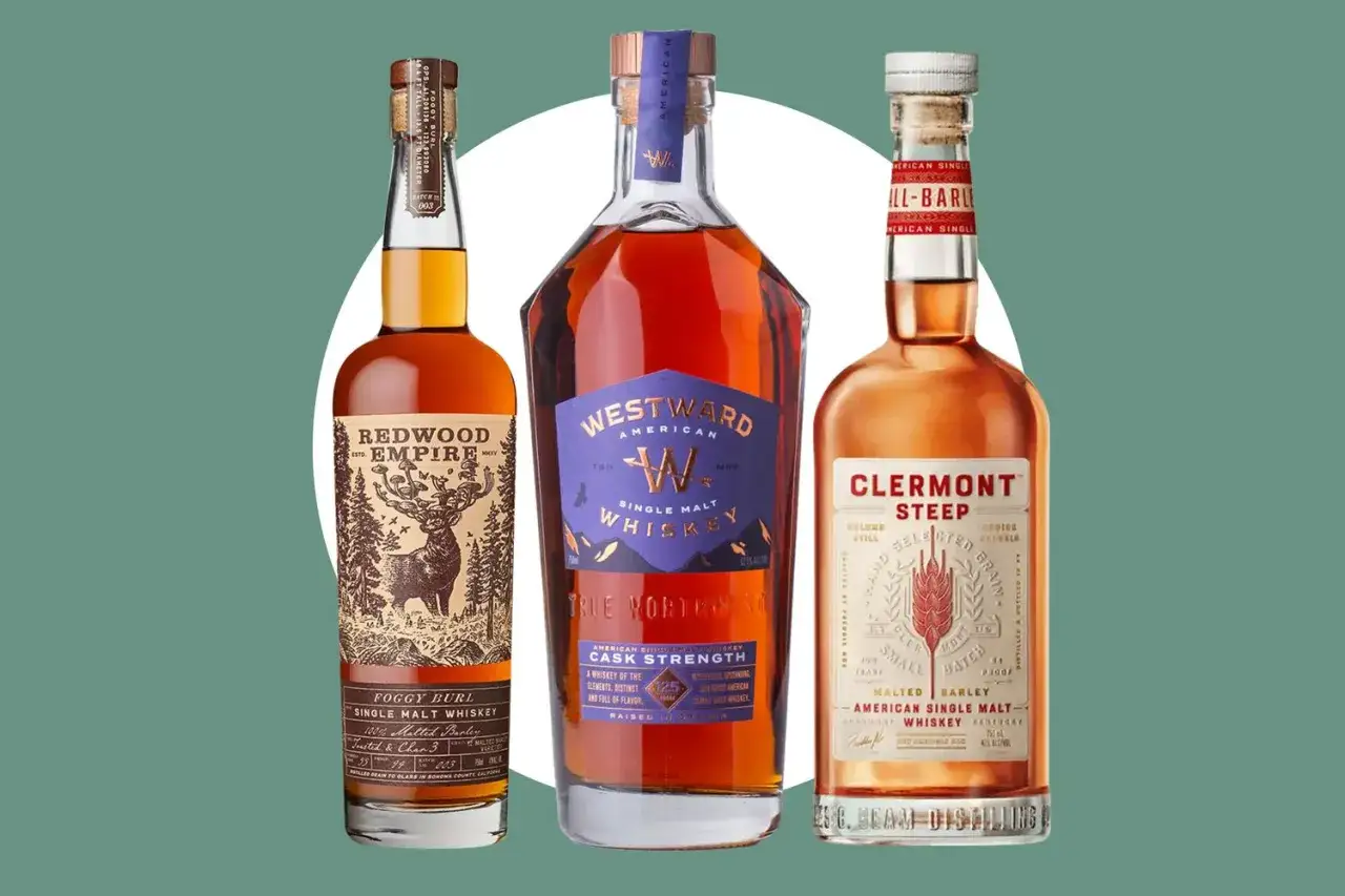 Drei Flaschen edlen Whiskys: Redwood Empire, Westward und Clermont Steep. Ein Fest f&uuml;r Kenner, vielleicht der beste Whisky der Welt.