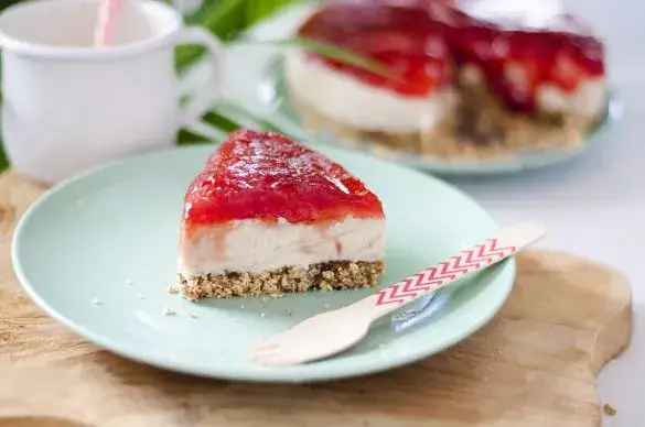Variedad de postres de moda: tarta de queso, veganos, mochis