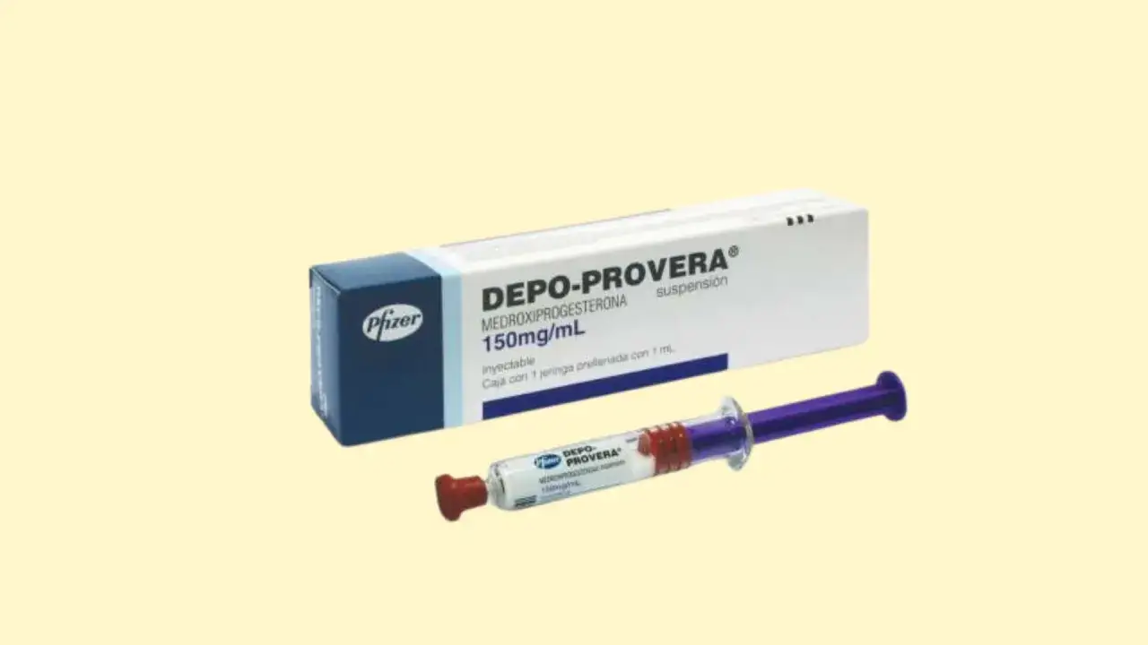 Opakowanie i strzykawka z lekiem Depo-Provera, stosowanym w leczeniu.