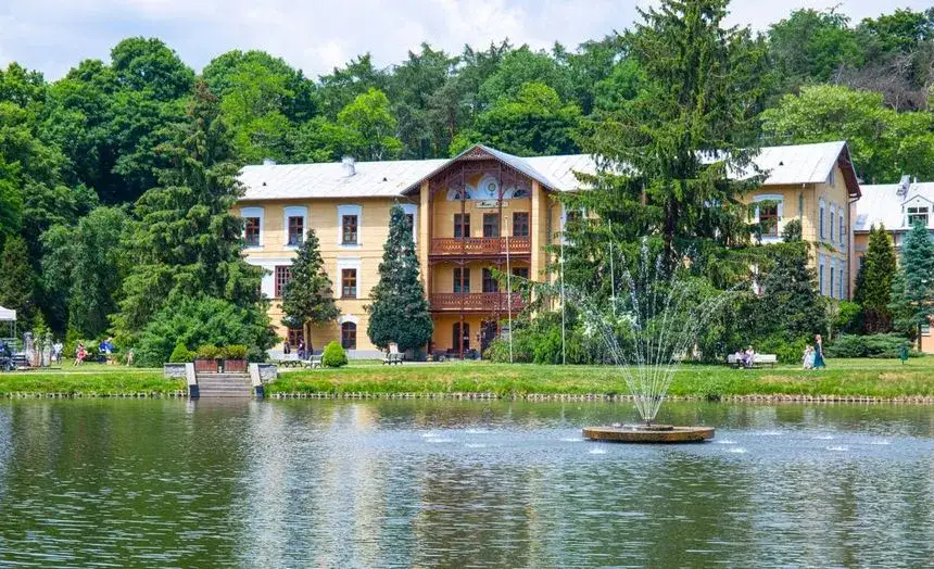 Nałęczów miasto ogród park zdrojowy