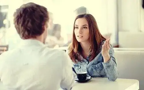 para rozmawia z empatią