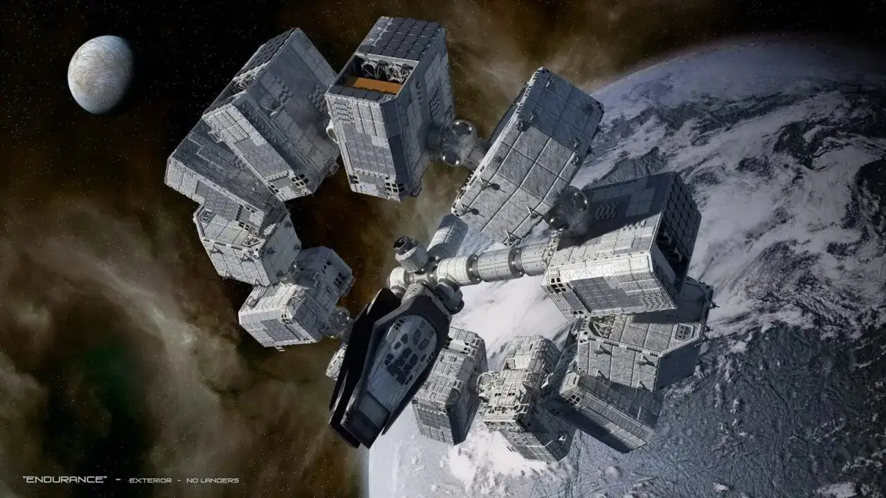 Statek Endurance z filmu Interstellar 2, modułowy, wirujący w przestrzeni kosmicznej nad Ziemią.