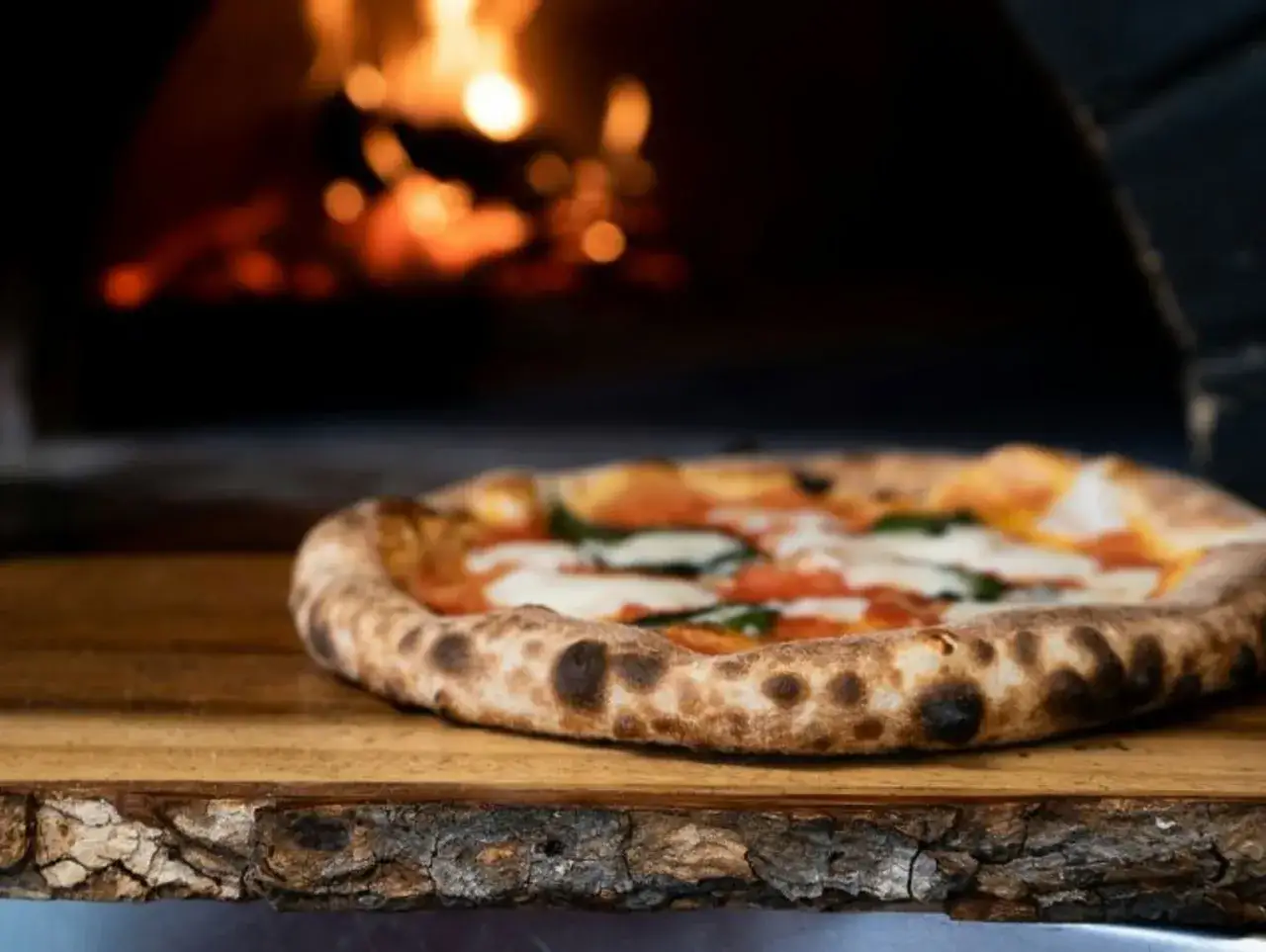 pizza z pieca opalanego drewnem Bacówka u Malorza