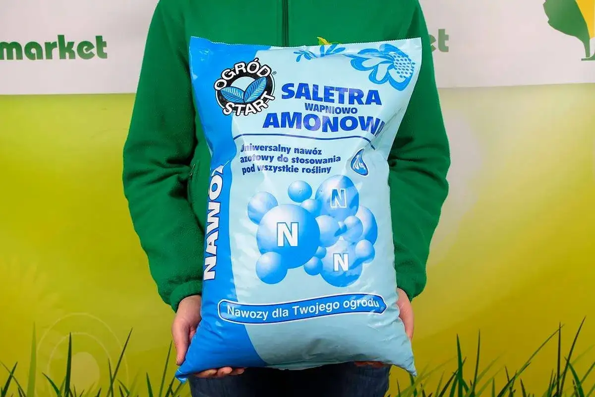 Torba saletry amonowej wapniowej, uniwersalny nawóz azotowy do wszystkich roślin. Skład nawozu zapewnia zdrowy wzrost.