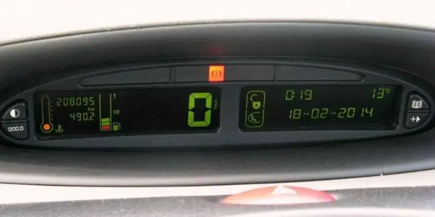 Stacja paliw Citroen Xsara Picasso