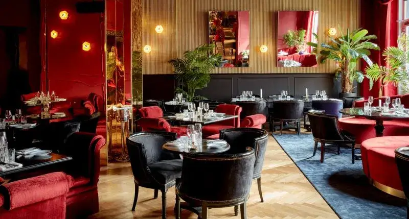 Berliner Gastronomie Szene lebhaftes Restaurant oder Café
