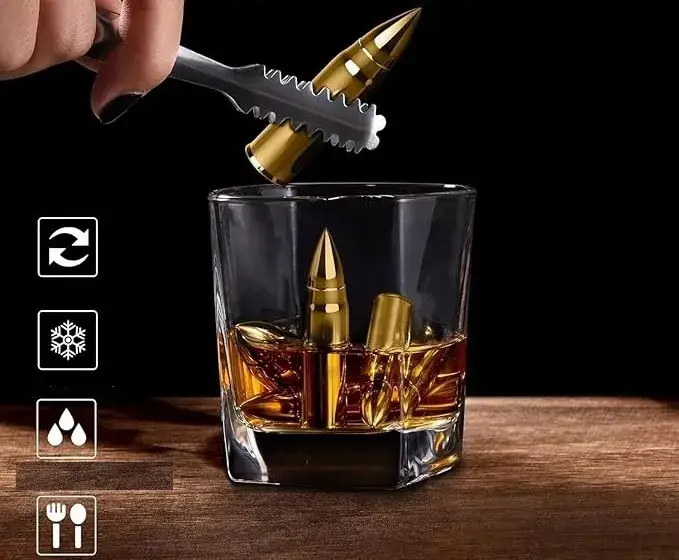 różne rodzaje kostek lodu do whisky