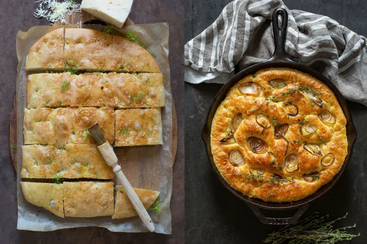 Tv&aring; olika focaccia recept. En &auml;r skuren i bitar med ost och en pensel, den andra &auml;r i gjutj&auml;rnspanna med l&ouml;k och &ouml;rter.