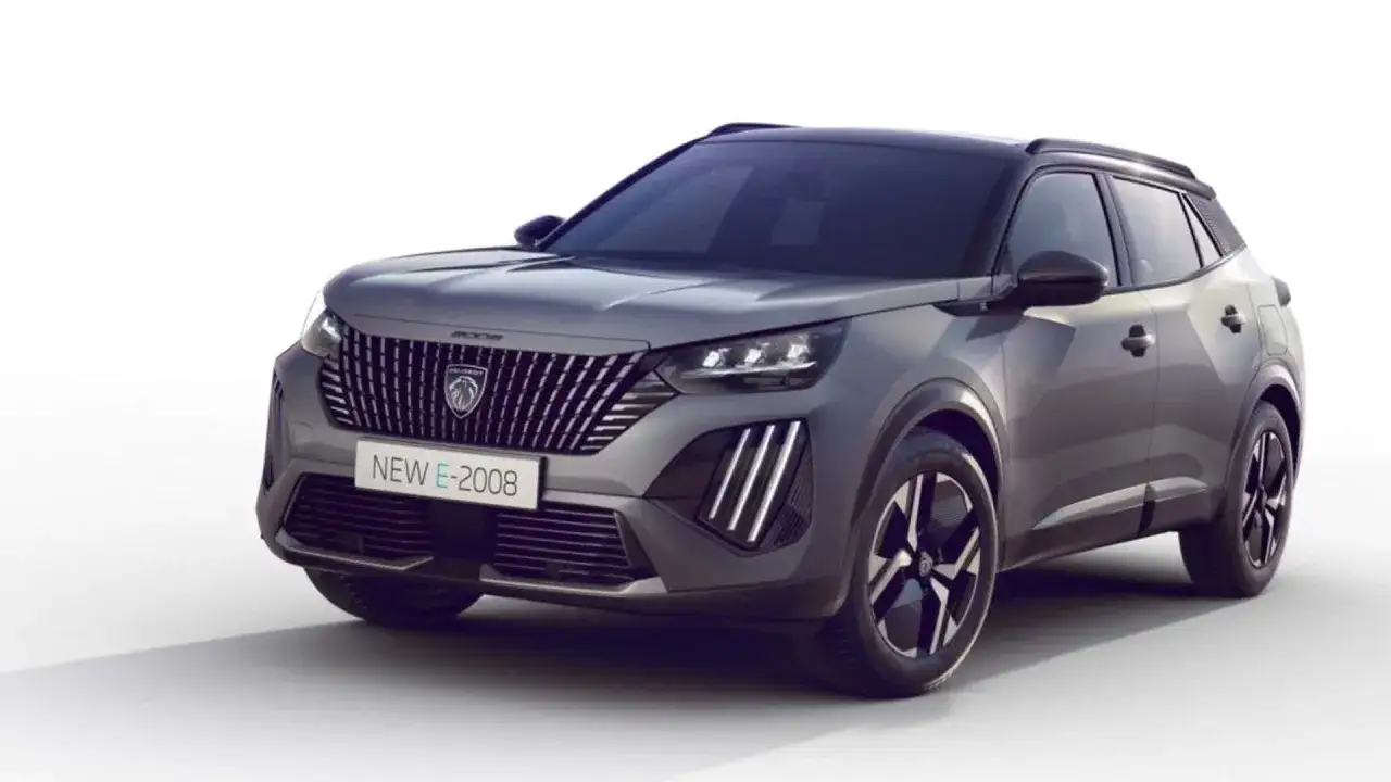 Nuova Peugeot E-2008, SUV elettrico dal design audace, pronto a stupire con la sua autonomia.