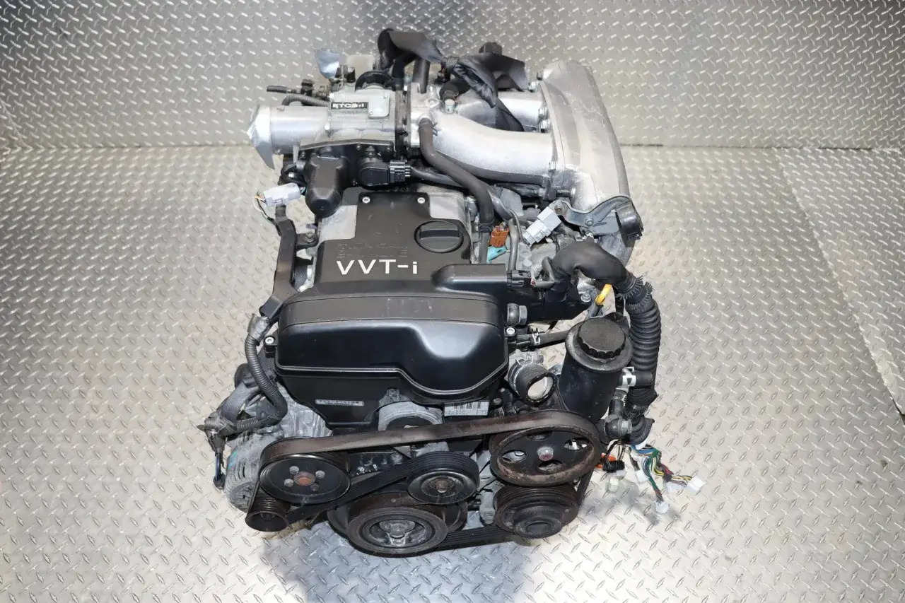 Silnik 2JZ VVT-i, legenda motoryzacji. Zastanawiasz się, ile kosztuje silnik 2JZ? Ten potężny motor to marzenie wielu fanów tuningu.