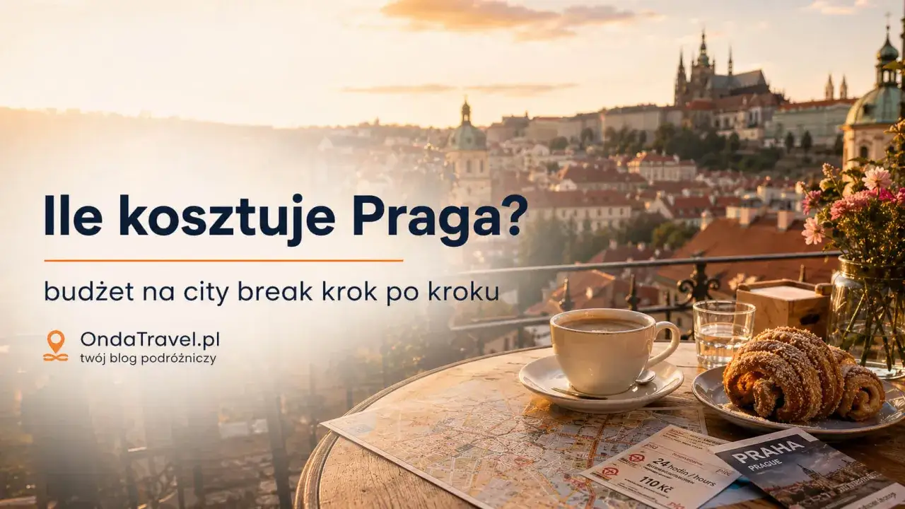 Ile koron do Pragi na 3 dni? Na stole kawa, croissant i mapa miasta. Budżet na city break krok po kroku.