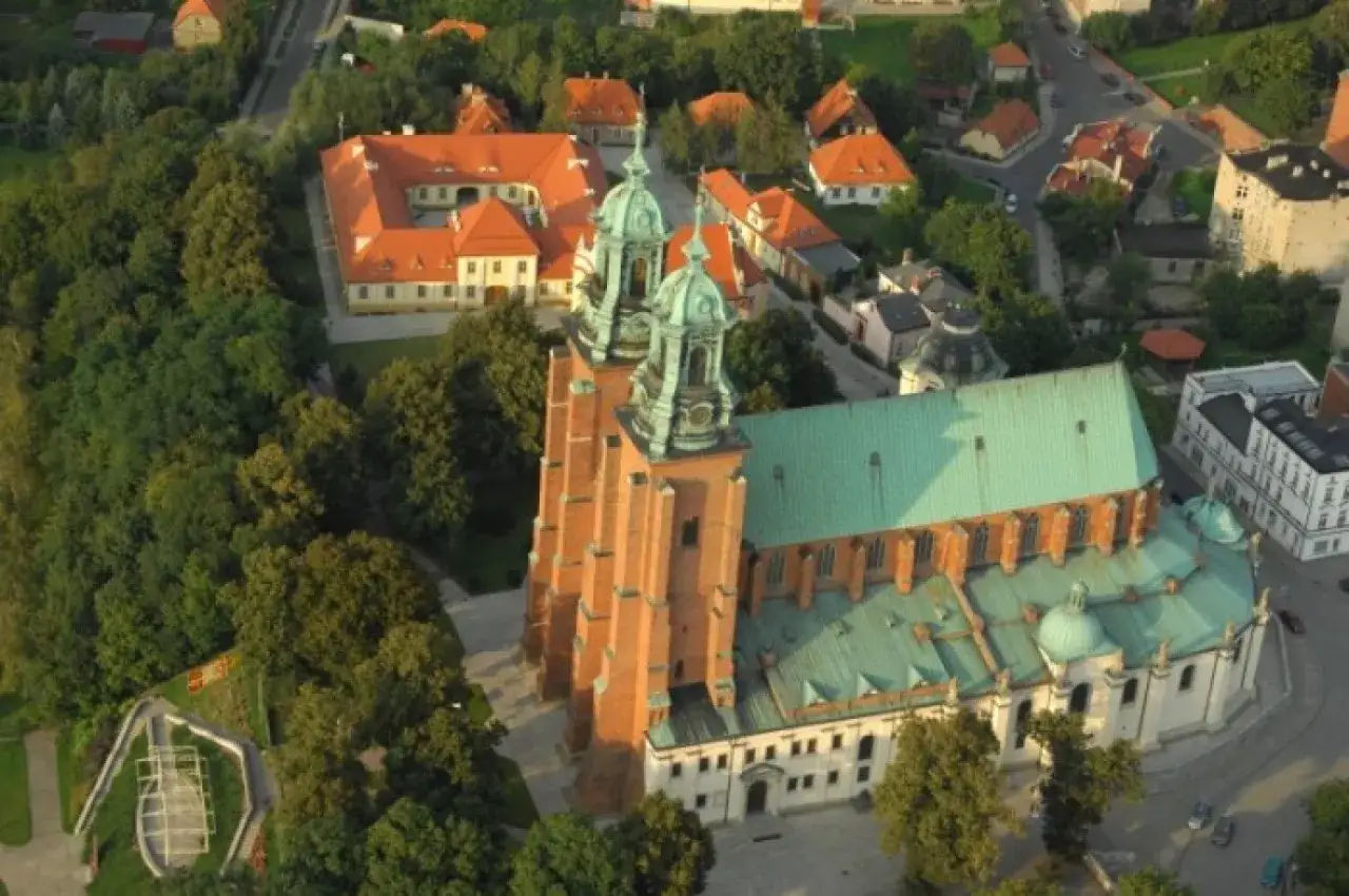 Katedra Gnieźnieńska z lotu ptaka