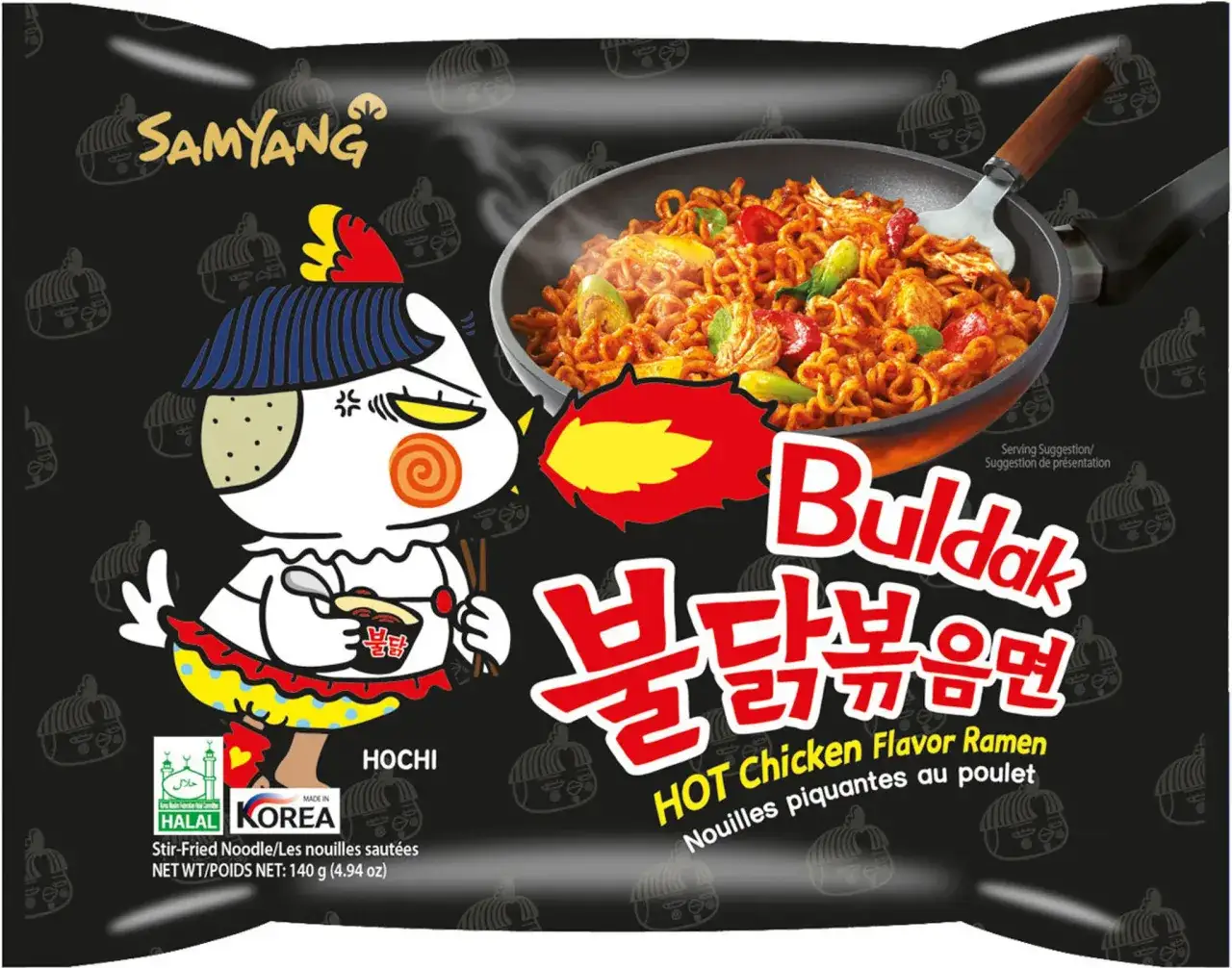 ramen Buldak na półce supermarketu