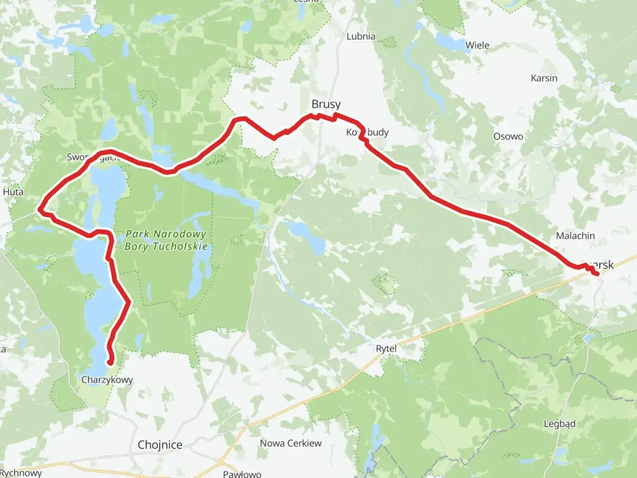 Mapa przedstawia trasę rowerową przez Bory Tucholskie, wiodącą przez Charzykowy, Brusy i Malachin. To idealna kaszubska marszruta dla miłośników przyrody.
