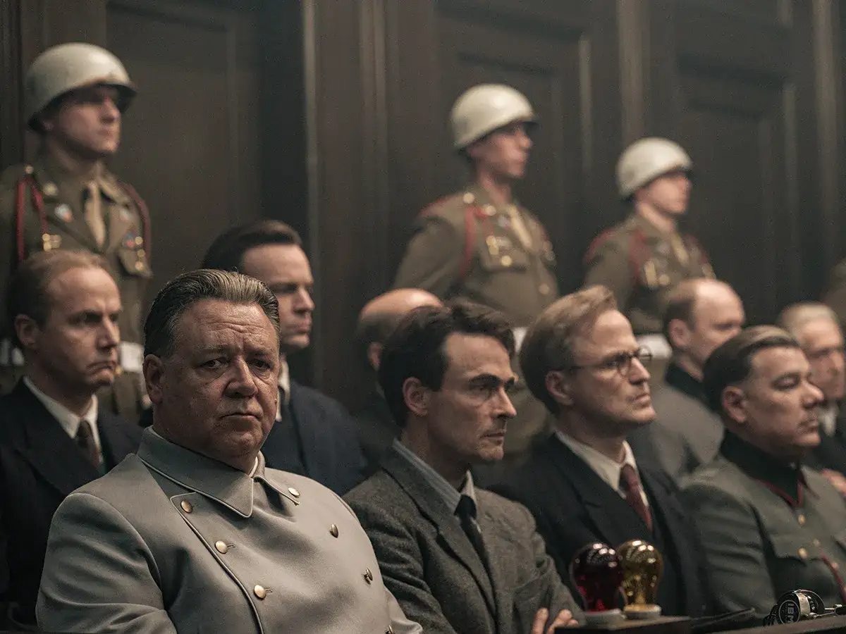 Sekrety produkcji filmowych biografii znanych osób: w kinie często pomija się trudne sekrety produkcji filmowych biografii znanych osób, czego nie pokazano w kinie.