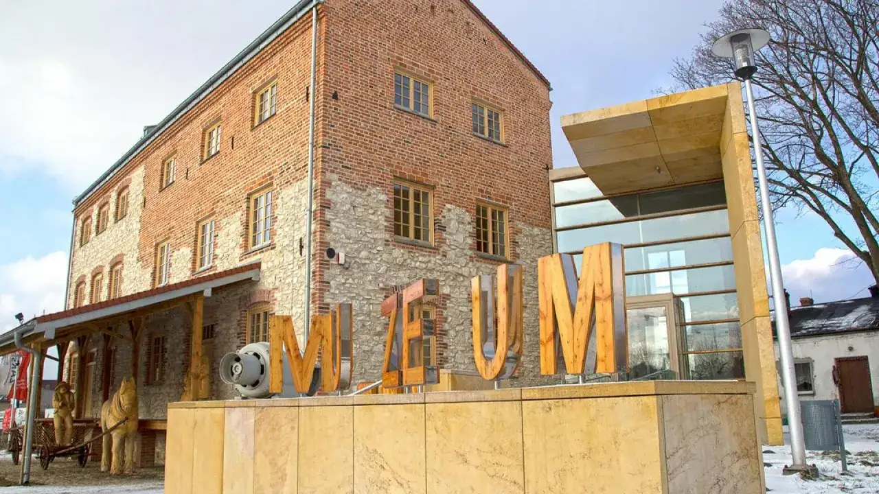 Stary Młyn Żarki fasada muzeum